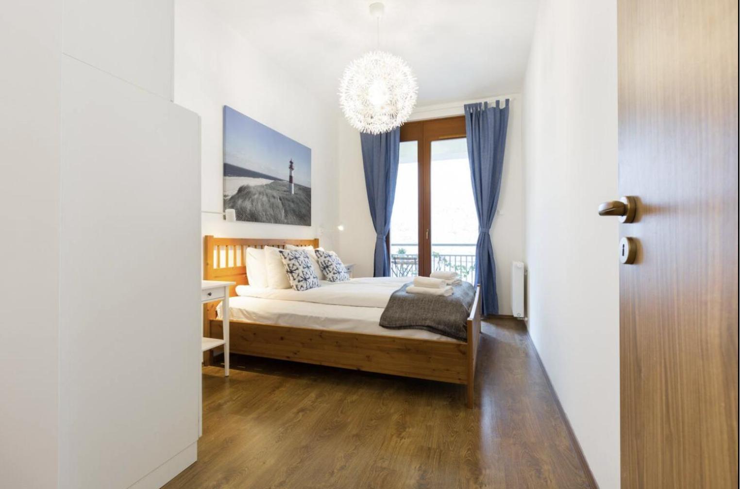 Kazinczy 3 Jewish Hq Bedroom + Living With Balcony Lejlighed